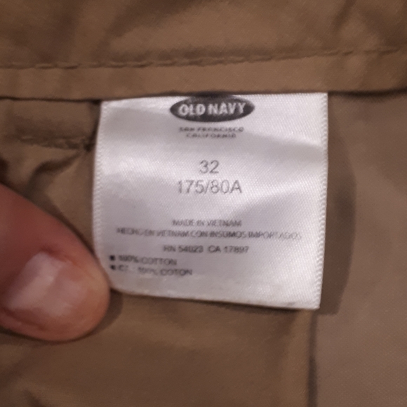 NWOT khaki cargo shorts - Picture 4 of 4